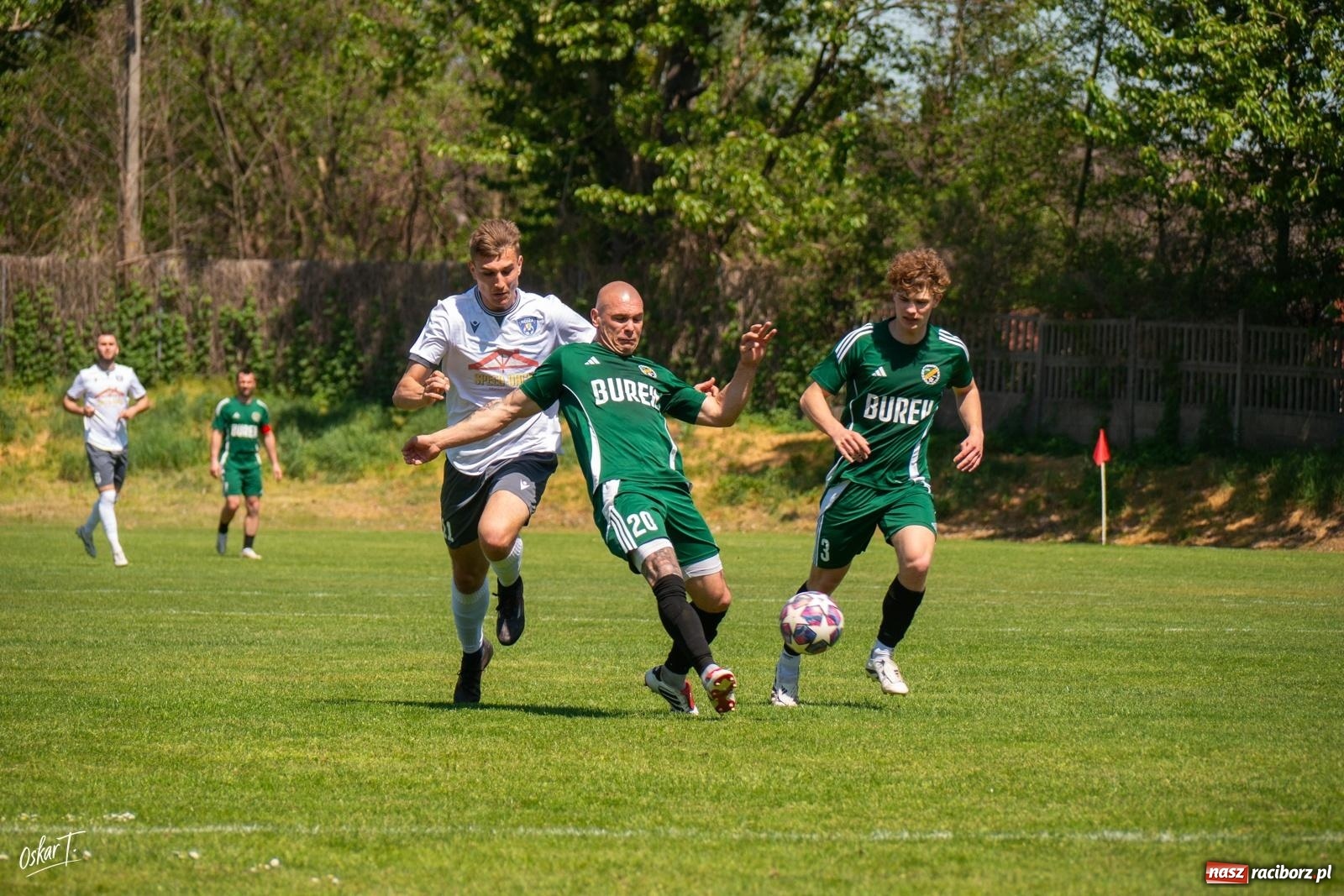 Zdjęcie w galerii na portalu naszraciborz.pl: Gol w 88. minucie uratował Nędzę. Syrynia wypuściła zwycięstwo z rąk [FOTO] wiadomości z regionu