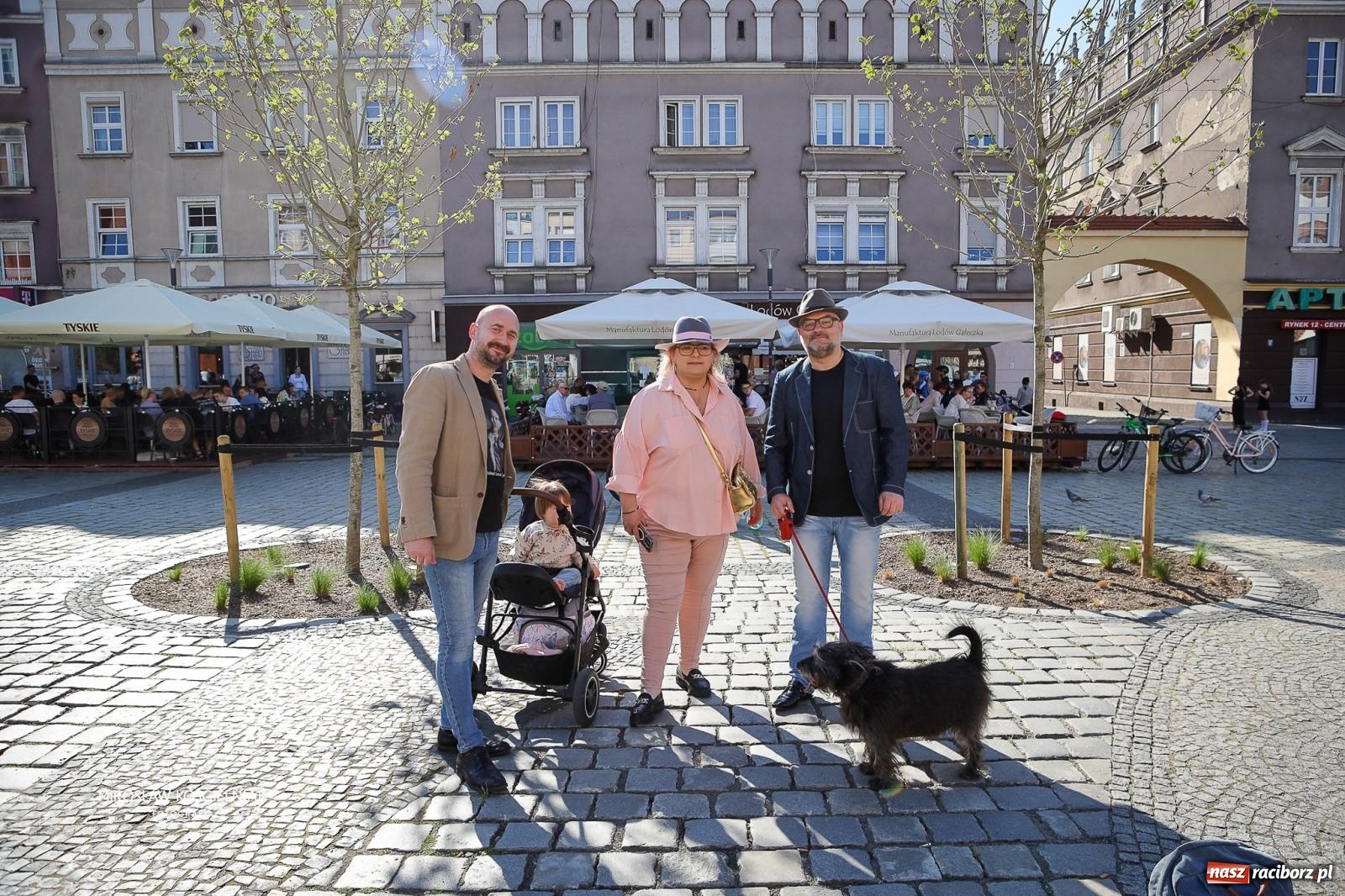 Zdjęcie w galerii na portalu naszraciborz.pl: Raciborski Spacer w Kapeluszach połączył modę, historię i miejską opowieść [FOTO] wiadomości z regionu