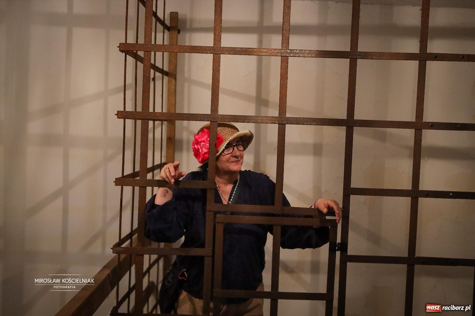 Zdjęcie w galerii na portalu naszraciborz.pl: Raciborski Spacer w Kapeluszach połączył modę, historię i miejską opowieść [FOTO] wiadomości z regionu