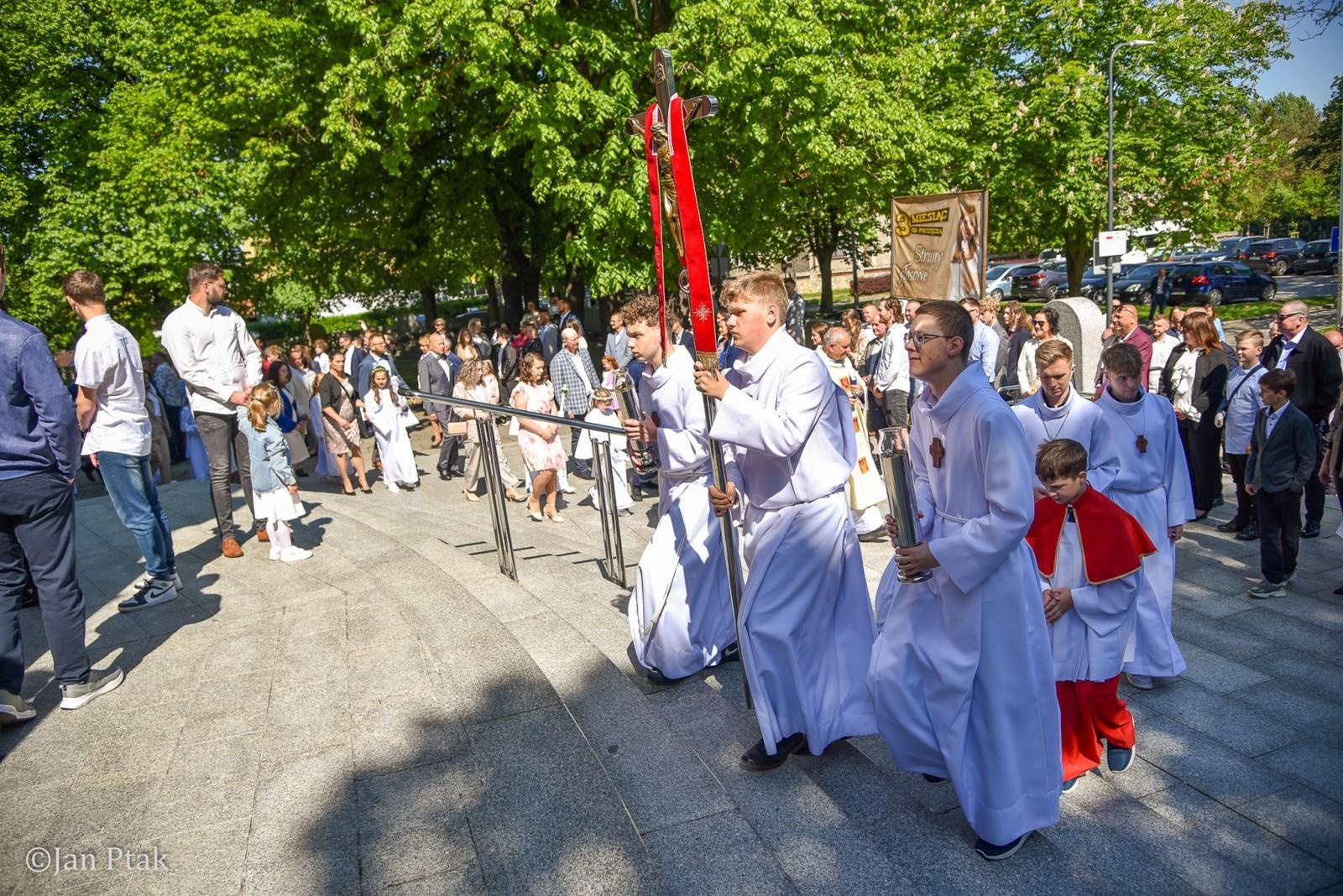 Zdjęcie w galerii na portalu naszraciborz.pl: Maj miesiącem Pierwszej Komunii Świętej w parafiach ziemi raciborskiej [FOTO] wiadomości z regionu