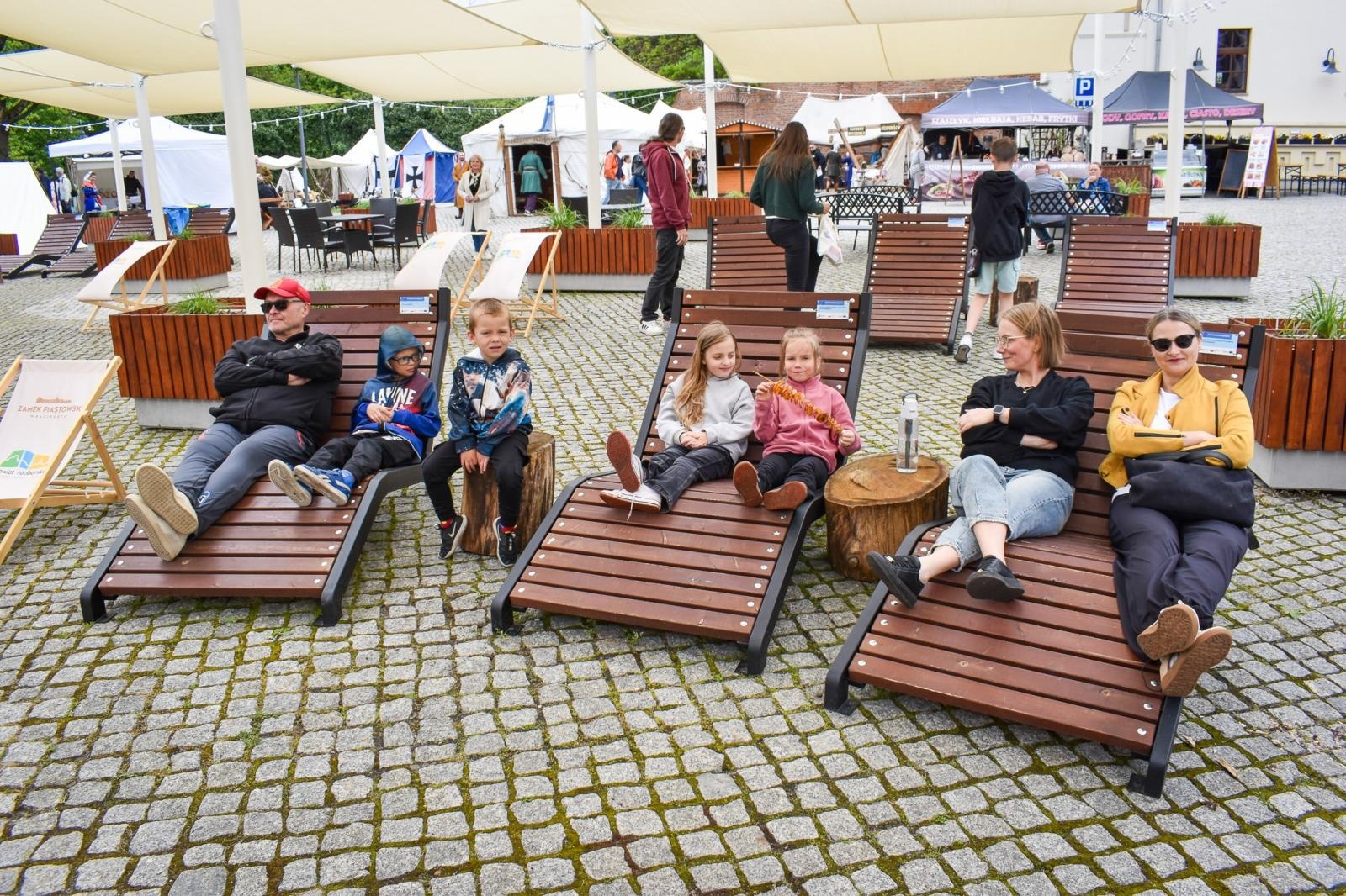 Zdjęcie w galerii na portalu naszraciborz.pl: Międzypokoleniowy spektakl na Zamku Piastowskim w Raciborzu [FOTO] wiadomości z regionu