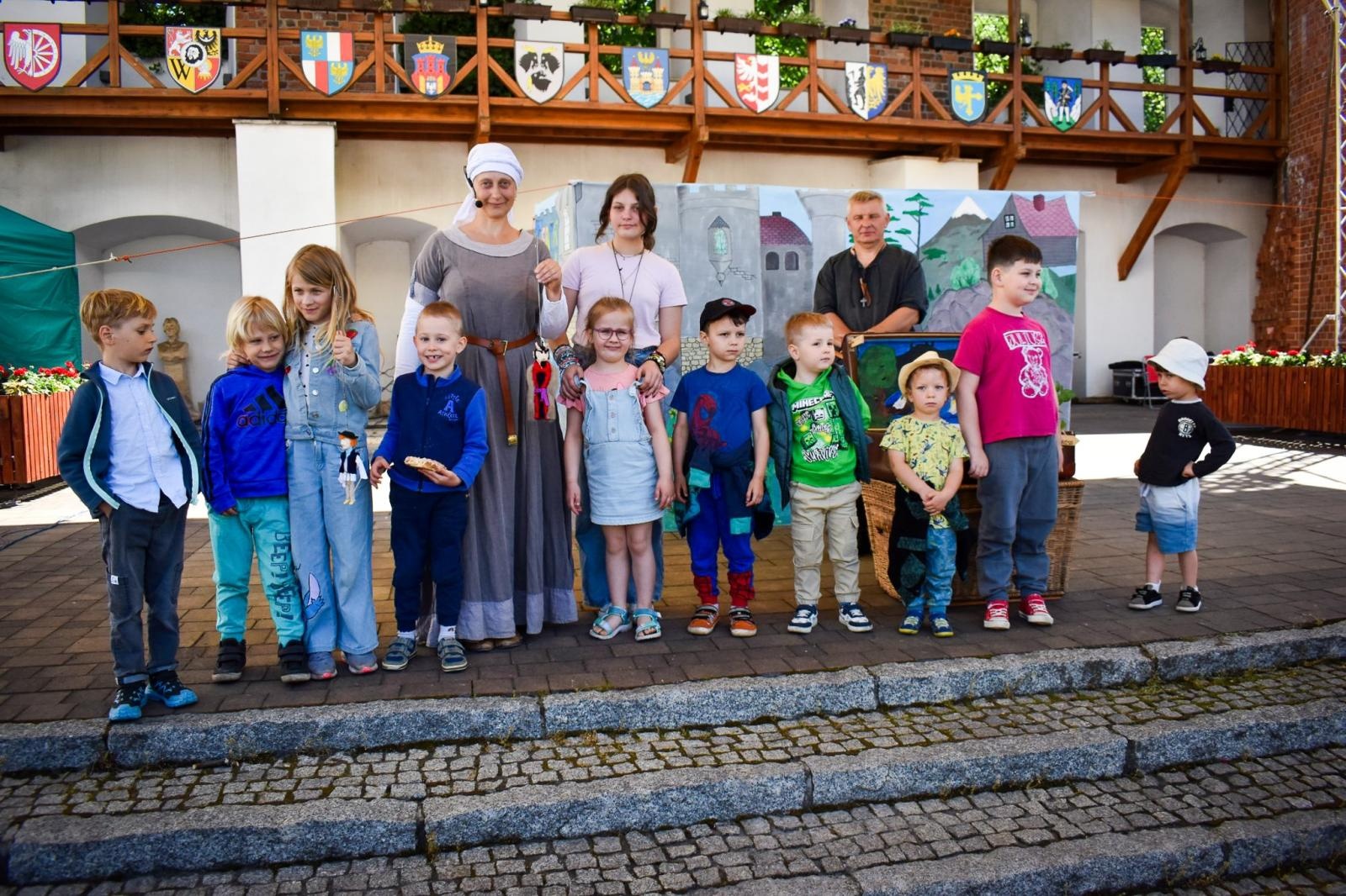 Zdjęcie w galerii na portalu naszraciborz.pl: Dzień rycerski dla dzieci i młodzieży na Zamku Piastowskim w Raciborzu [FOTO] wiadomości z regionu
