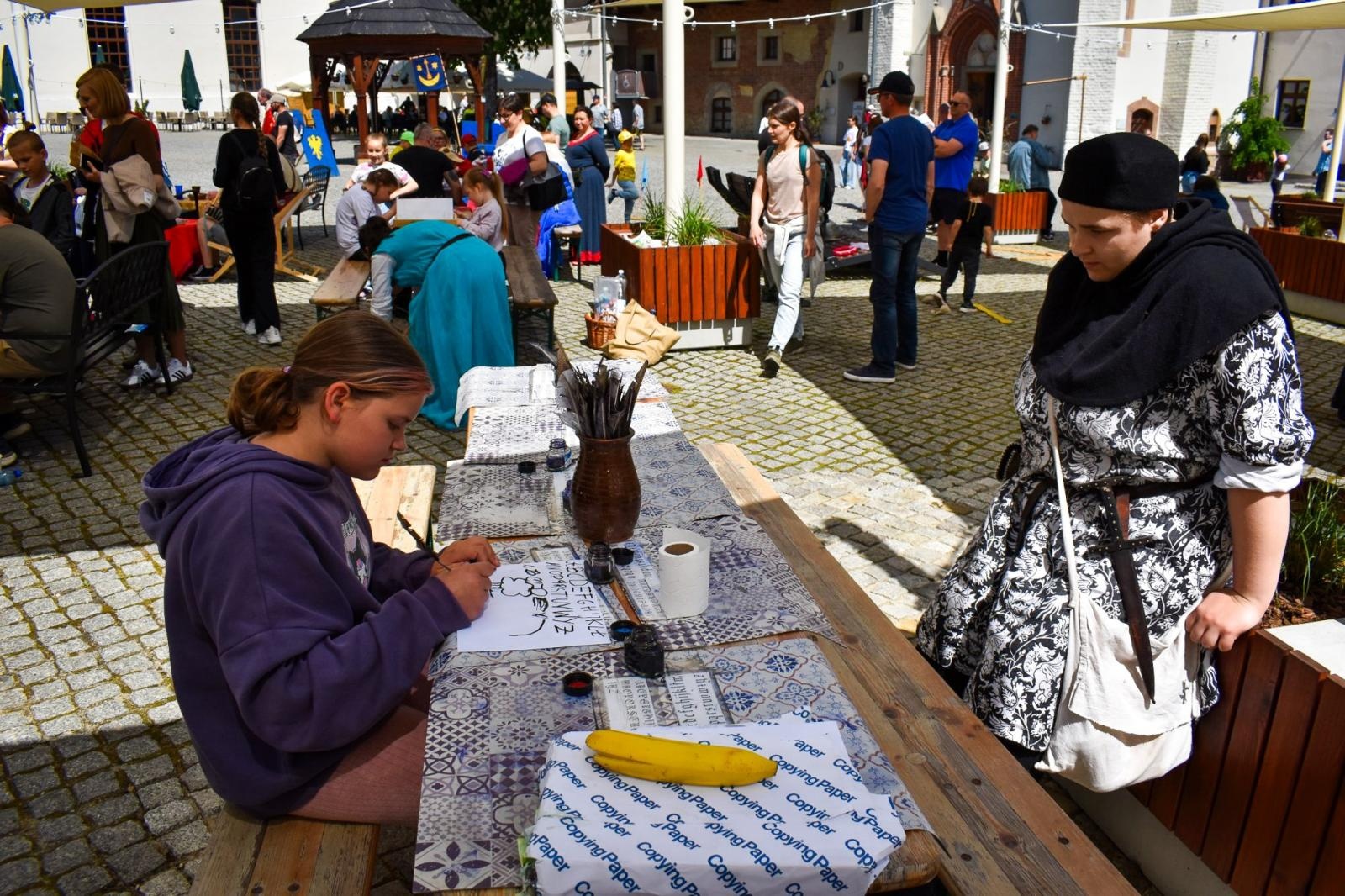 Zdjęcie w galerii na portalu naszraciborz.pl: Dzień rycerski dla dzieci i młodzieży na Zamku Piastowskim w Raciborzu [FOTO] wiadomości z regionu