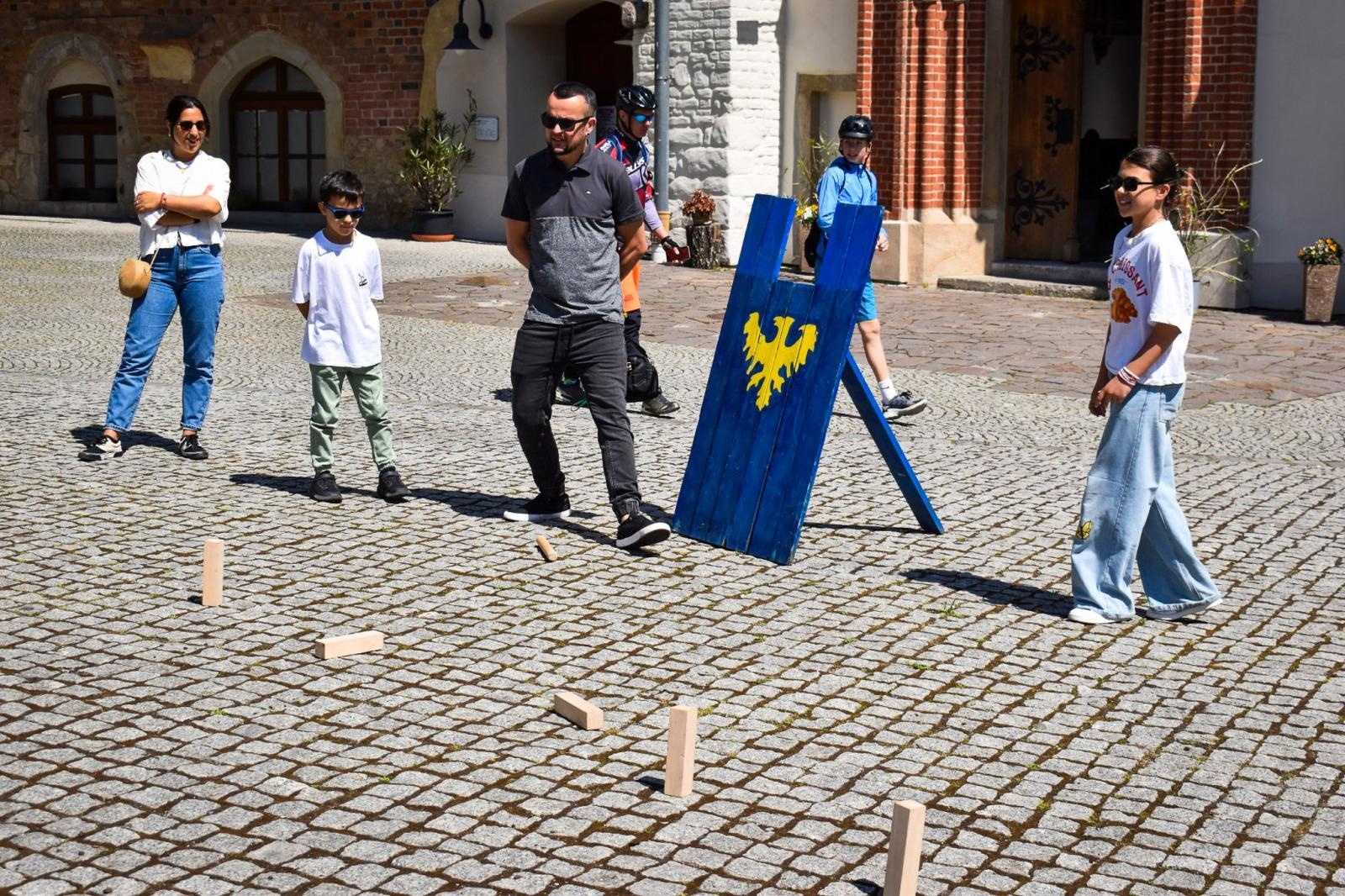 Zdjęcie w galerii na portalu naszraciborz.pl: Dzień rycerski dla dzieci i młodzieży na Zamku Piastowskim w Raciborzu [FOTO] wiadomości z regionu