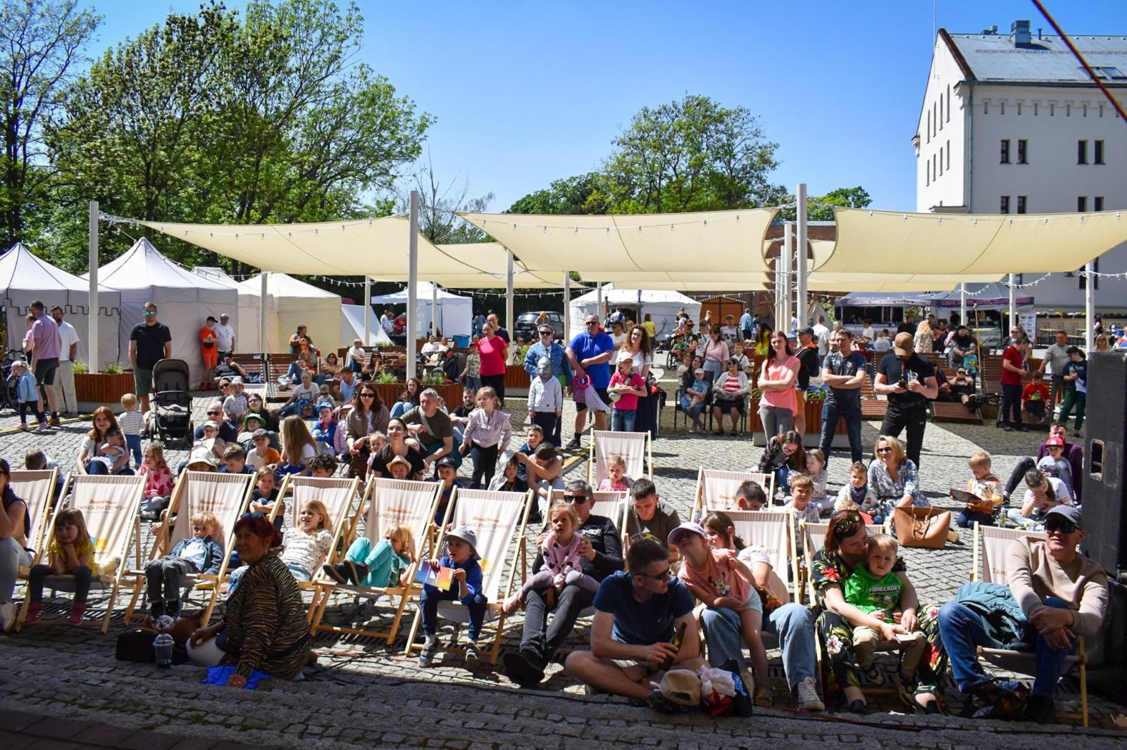 Zdjęcie w galerii na portalu naszraciborz.pl: Dzień rycerski dla dzieci i młodzieży na Zamku Piastowskim w Raciborzu [FOTO] wiadomości z regionu