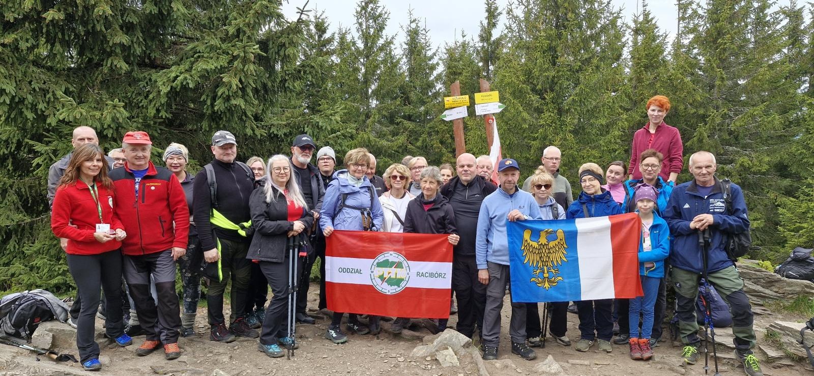 Zdjęcie w galerii na portalu naszraciborz.pl: Zdobyli Rudawiec i Kowadło. Kolejna wyprawa PTTK Oddział Racibórz za uczestnikami wiadomości z regionu