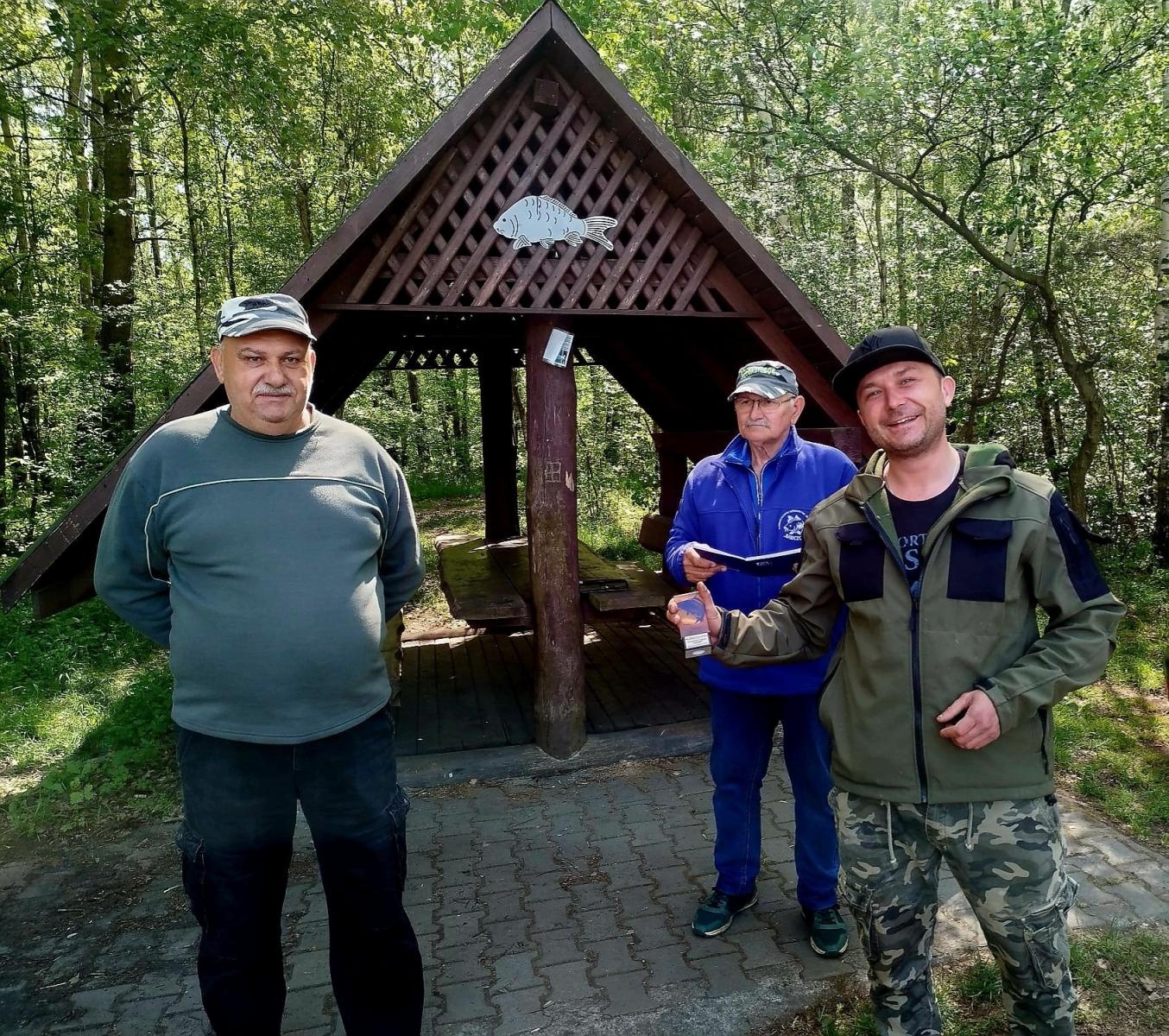 Zdjęcie w galerii na portalu naszraciborz.pl: Rozegrano X. jubileuszowe wiosenne drużynowe rzutowe zawody karpiowe na Babiczowskiej Jedynce 2026 wiadomości z regionu