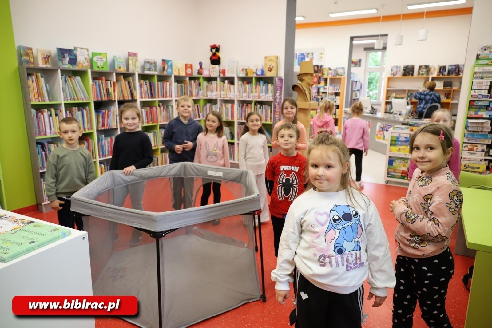 Zdjęcie w galerii na portalu naszraciborz.pl: Biblioteka od kuchni, czyli przedszkolaki na Kasprowicza 12 wiadomości z regionu
