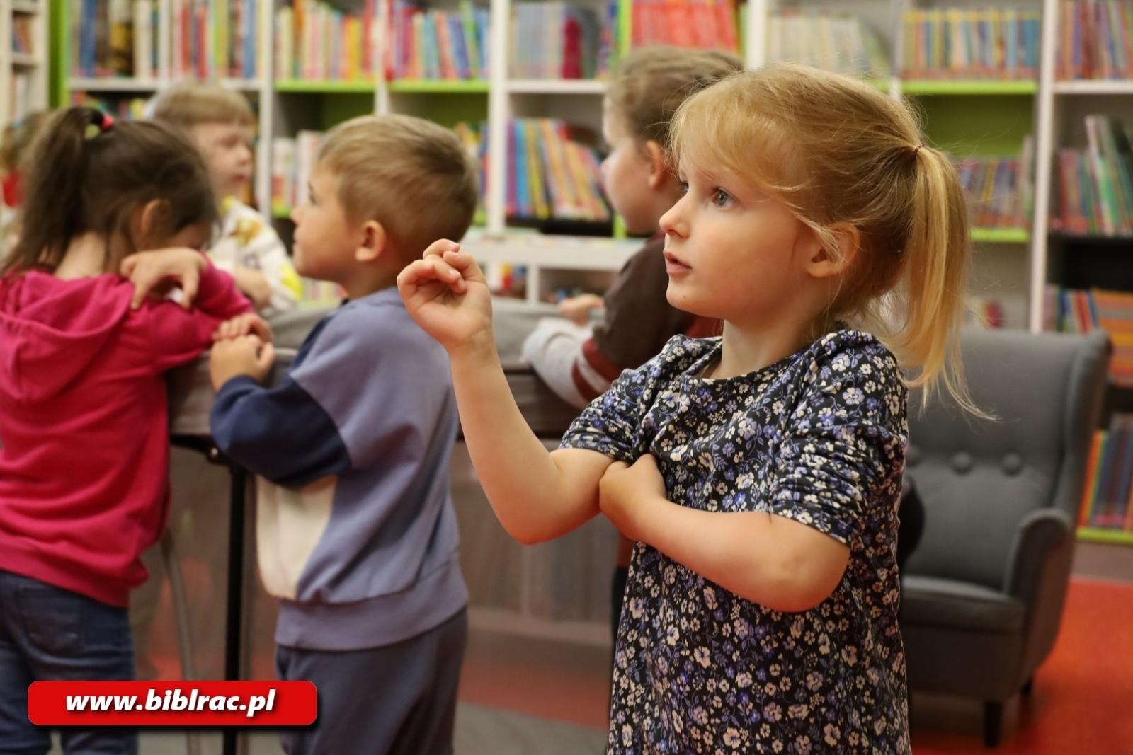 Zdjęcie w galerii na portalu naszraciborz.pl: Biblioteka od kuchni, czyli przedszkolaki na Kasprowicza 12 wiadomości z regionu