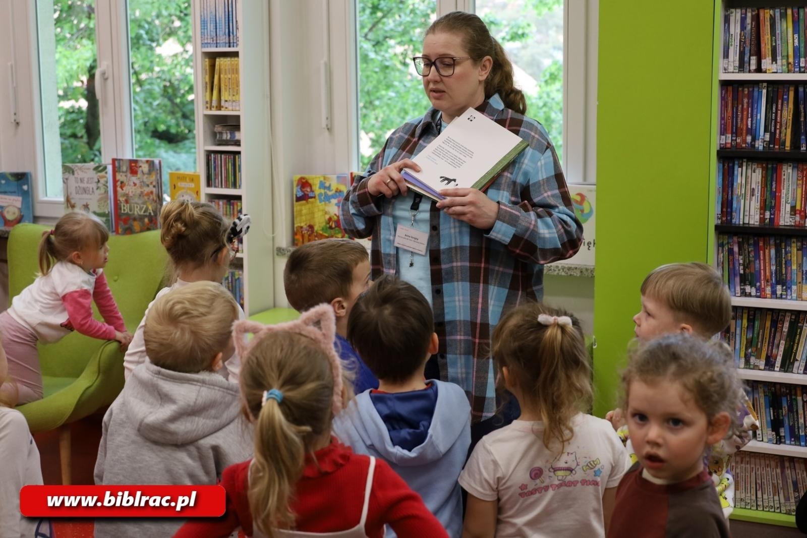 Zdjęcie w galerii na portalu naszraciborz.pl: Biblioteka od kuchni, czyli przedszkolaki na Kasprowicza 12 wiadomości z regionu