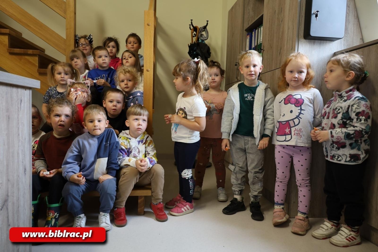 Zdjęcie w galerii na portalu naszraciborz.pl: Biblioteka od kuchni, czyli przedszkolaki na Kasprowicza 12 wiadomości z regionu