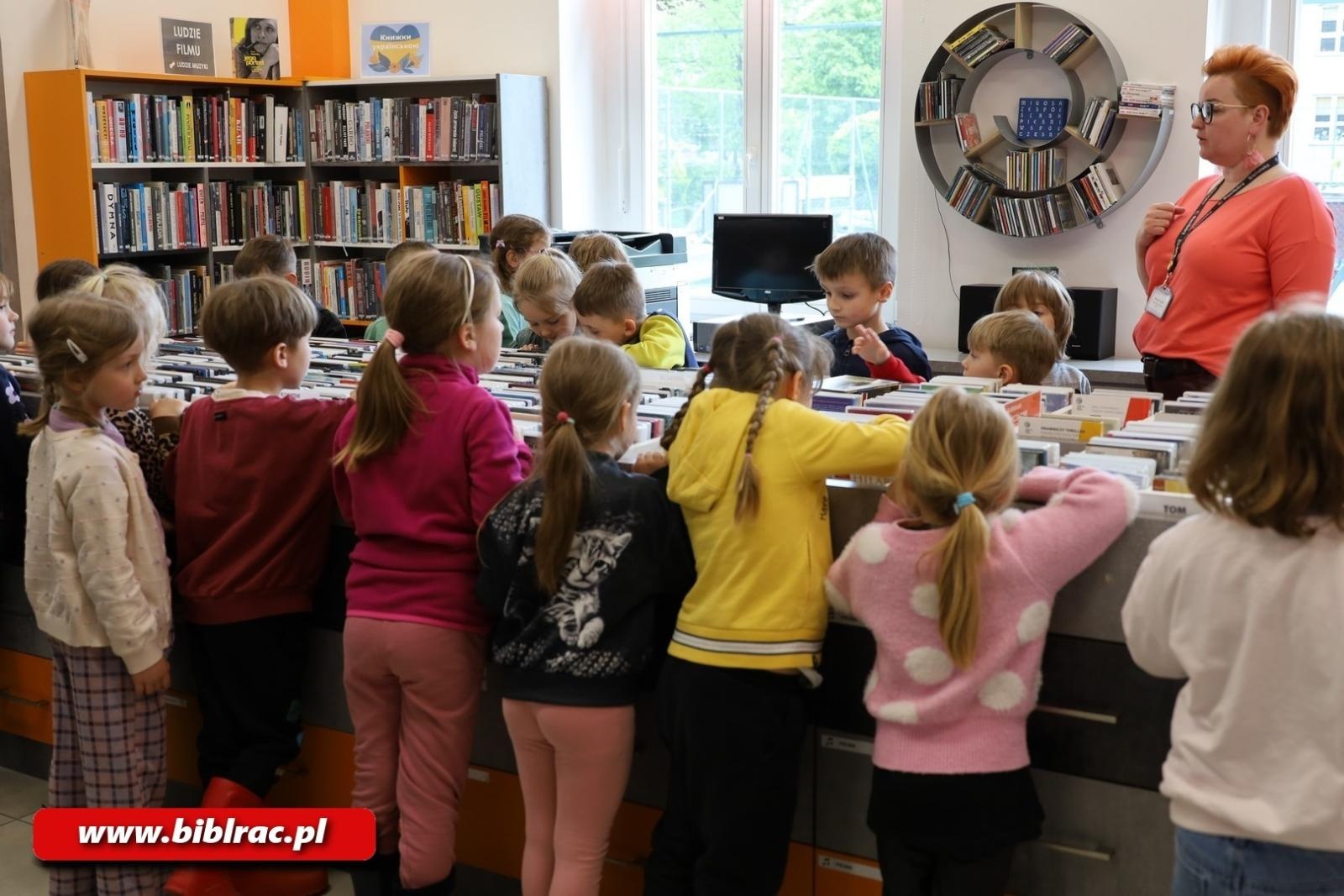 Zdjęcie w galerii na portalu naszraciborz.pl: Biblioteka od kuchni, czyli przedszkolaki na Kasprowicza 12 wiadomości z regionu