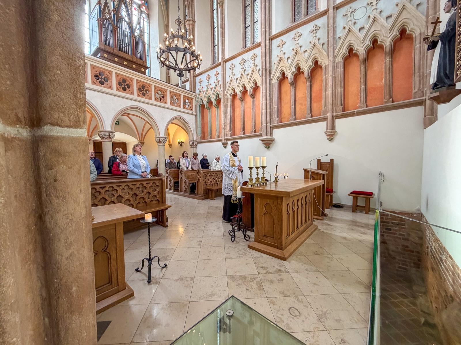 Zdjęcie w galerii na portalu naszraciborz.pl: Książka o opacie Adalbercie Kurzei OSB już na rynku. Spotkanie autorskie na Zamku Piastowskim w Raciborzu [FOTO] wiadomości z regionu