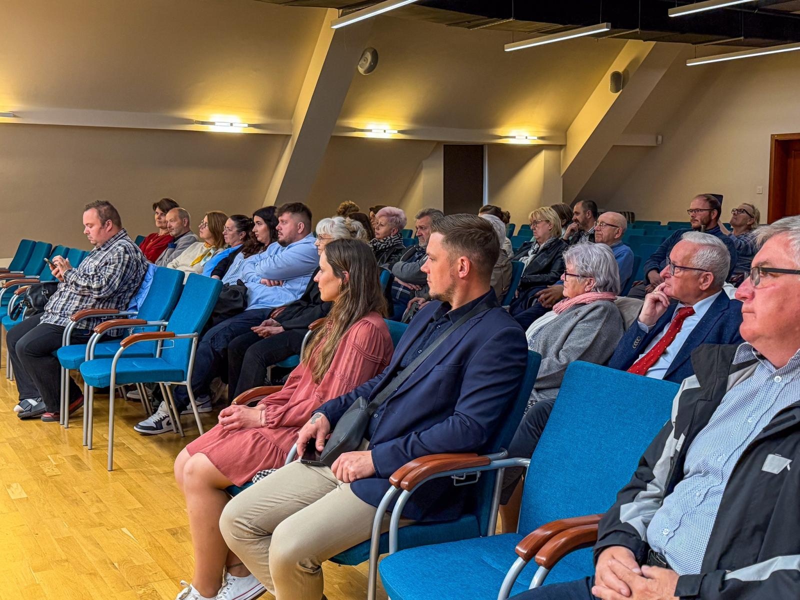 Zdjęcie w galerii na portalu naszraciborz.pl: Książka o opacie Adalbercie Kurzei OSB już na rynku. Spotkanie autorskie na Zamku Piastowskim w Raciborzu [FOTO] wiadomości z regionu