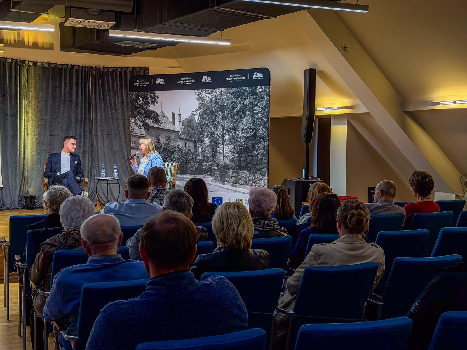 Zdjęcie w galerii na portalu naszraciborz.pl: Książka o opacie Adalbercie Kurzei OSB już na rynku. Spotkanie autorskie na Zamku Piastowskim w Raciborzu [FOTO] wiadomości z regionu