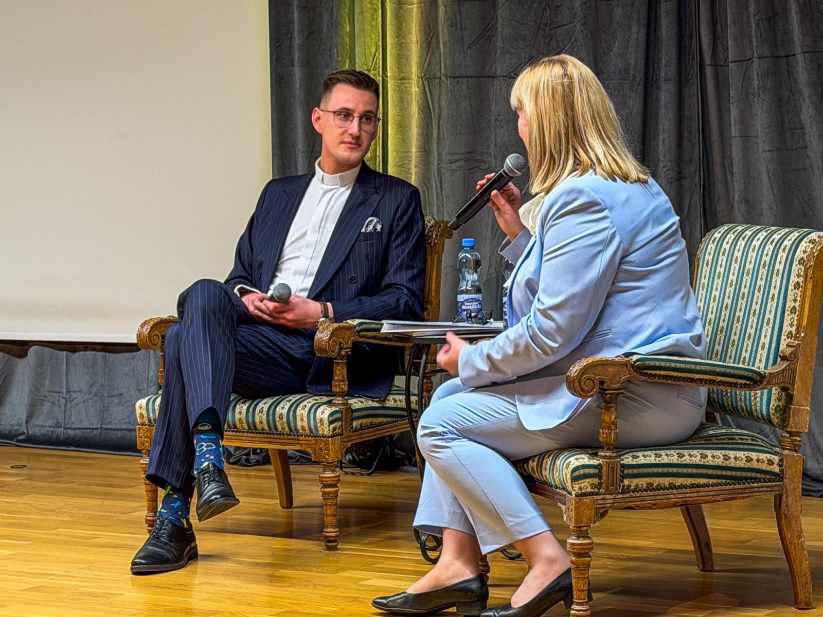 Zdjęcie w galerii na portalu naszraciborz.pl: Książka o opacie Adalbercie Kurzei OSB już na rynku. Spotkanie autorskie na Zamku Piastowskim w Raciborzu [FOTO] wiadomości z regionu