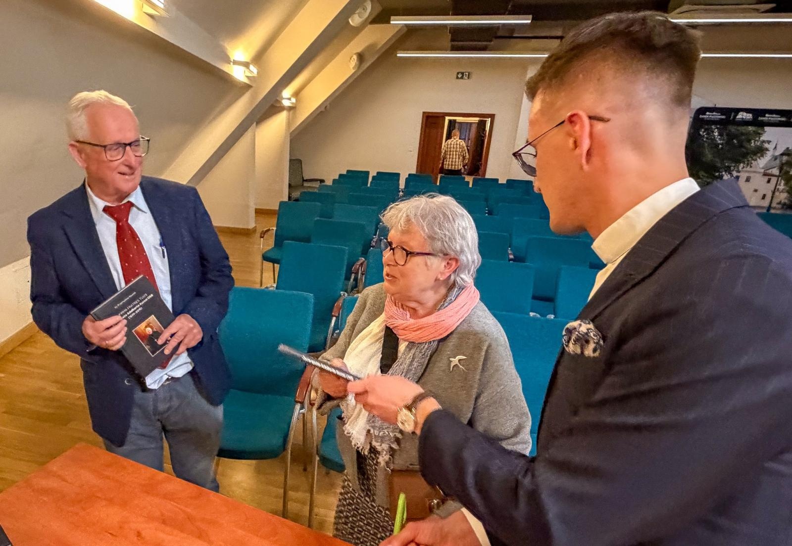 Zdjęcie w galerii na portalu naszraciborz.pl: Książka o opacie Adalbercie Kurzei OSB już na rynku. Spotkanie autorskie na Zamku Piastowskim w Raciborzu [FOTO] wiadomości z regionu