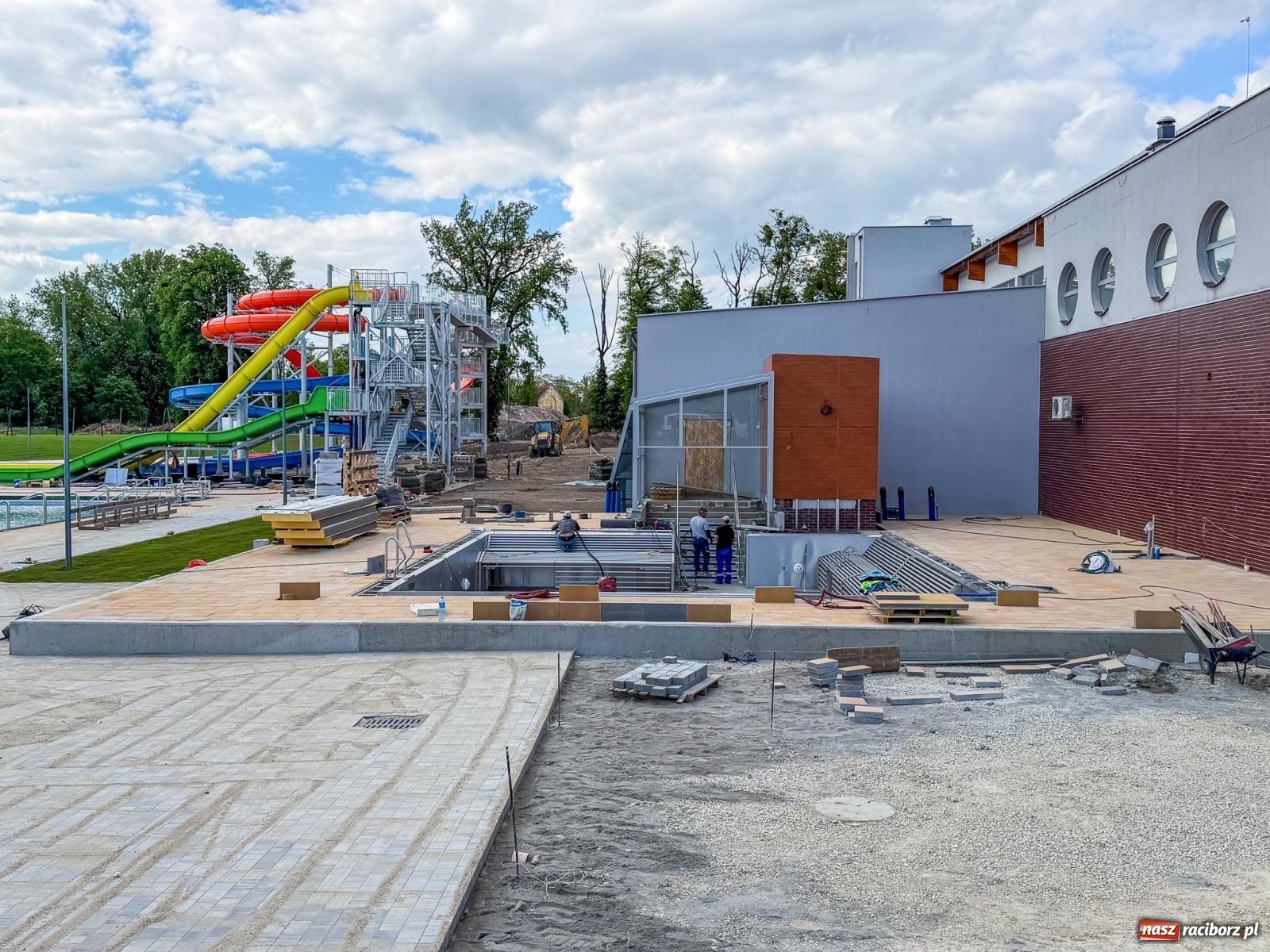Zdjęcie w galerii na portalu naszraciborz.pl: Nowe baseny na Ostrogu są już napełnione wodą. Otwarcie w czerwcu wiadomości z regionu