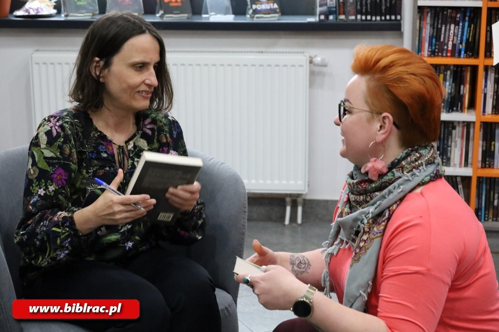 Zdjęcie w galerii na portalu naszraciborz.pl: Anna Kańtoch gościem Biblioteki na Ostrogu wiadomości z regionu