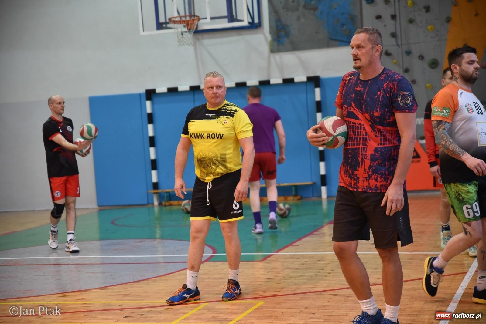 Zdjęcie w galerii na portalu naszraciborz.pl: Omerta lepsza w sezonie, Pszów lepszy w finale. Wielkie emocje w ALS Volley Amigos 35 [FOTO] wiadomości z regionu