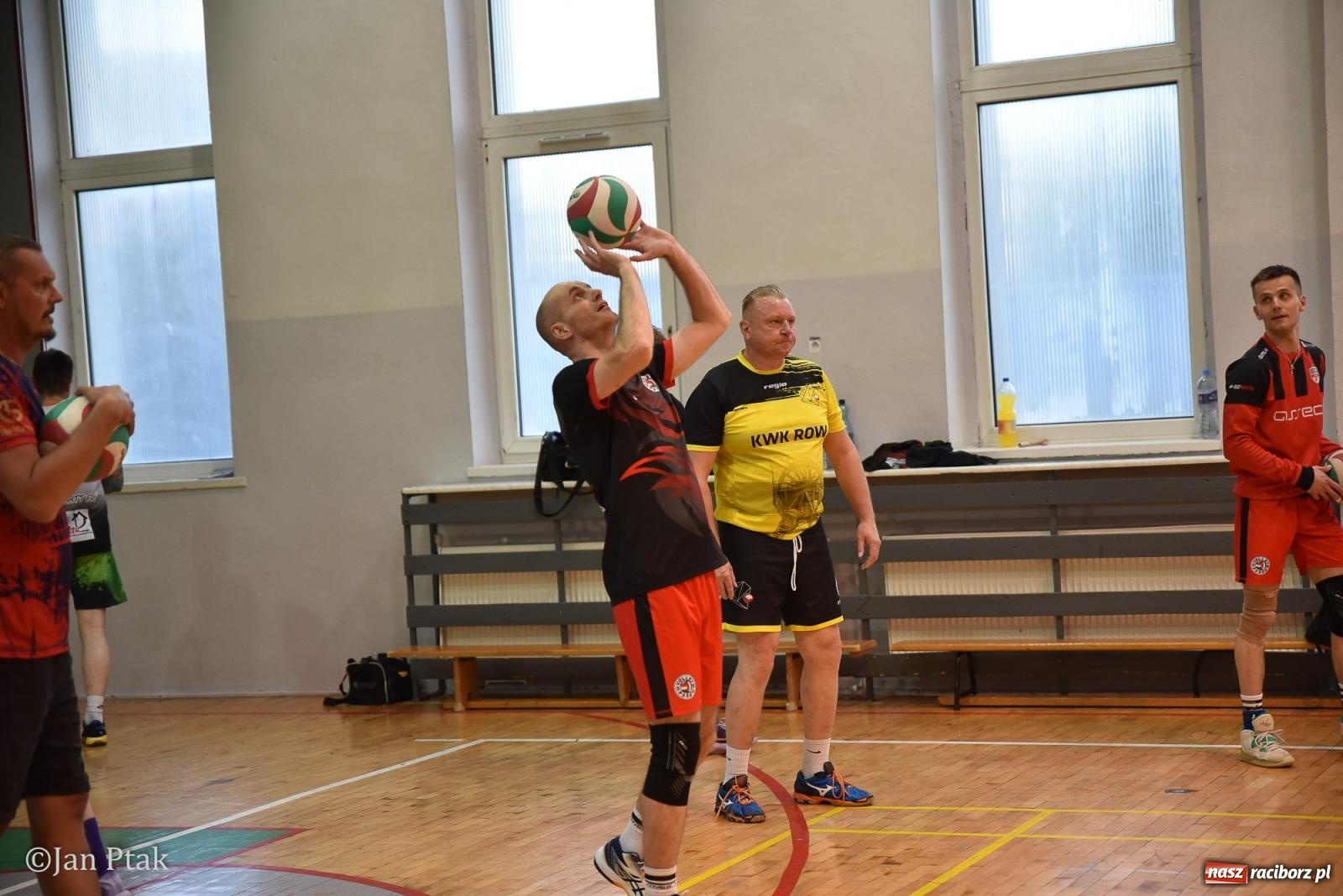 Zdjęcie w galerii na portalu naszraciborz.pl: Omerta lepsza w sezonie, Pszów lepszy w finale. Wielkie emocje w ALS Volley Amigos 35 [FOTO] wiadomości z regionu