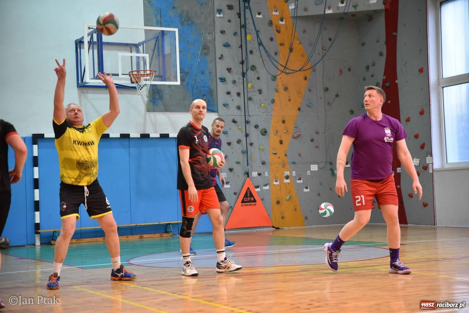 Zdjęcie w galerii na portalu naszraciborz.pl: Omerta lepsza w sezonie, Pszów lepszy w finale. Wielkie emocje w ALS Volley Amigos 35 [FOTO] wiadomości z regionu