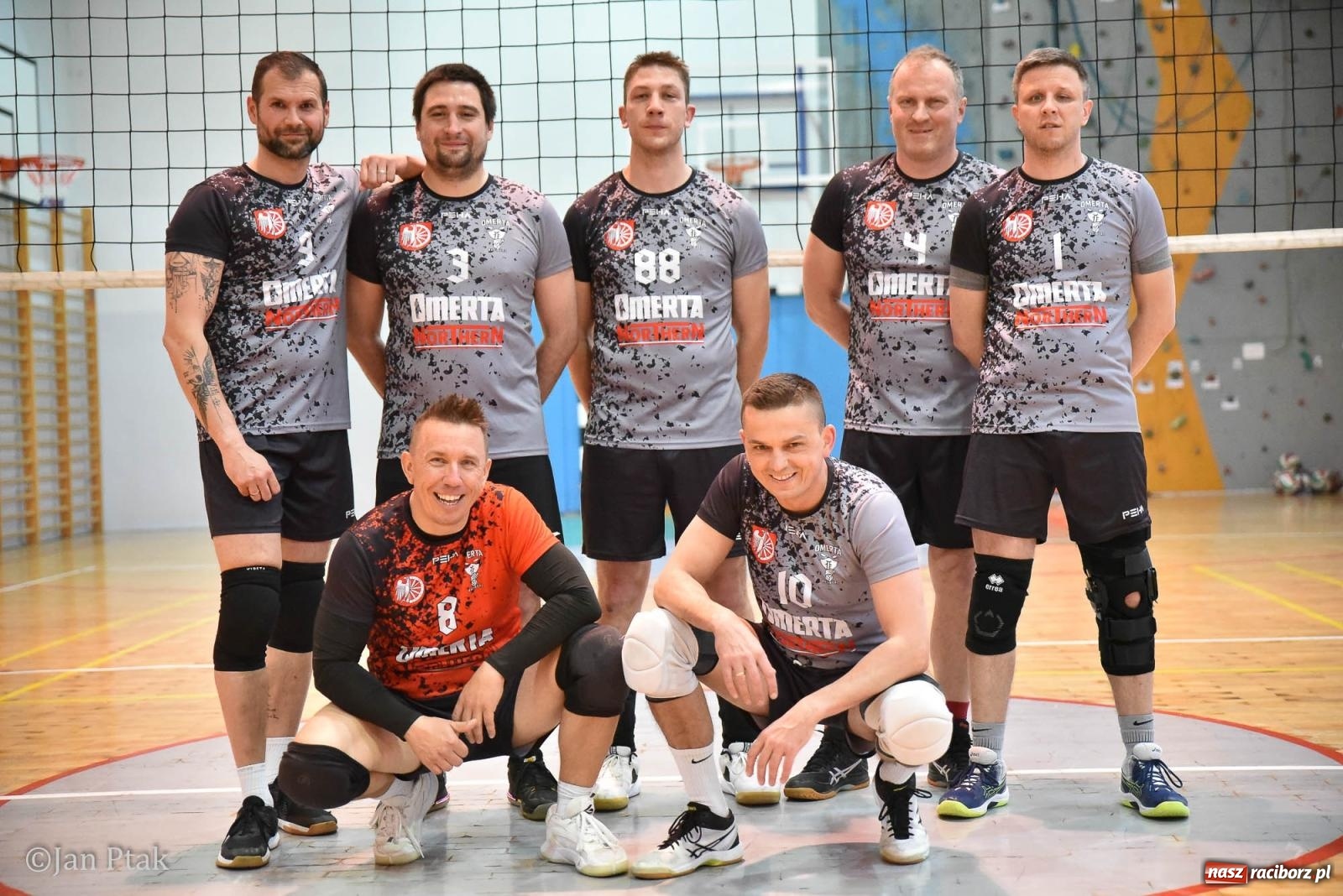Zdjęcie w galerii na portalu naszraciborz.pl: Omerta lepsza w sezonie, Pszów lepszy w finale. Wielkie emocje w ALS Volley Amigos 35 [FOTO] wiadomości z regionu