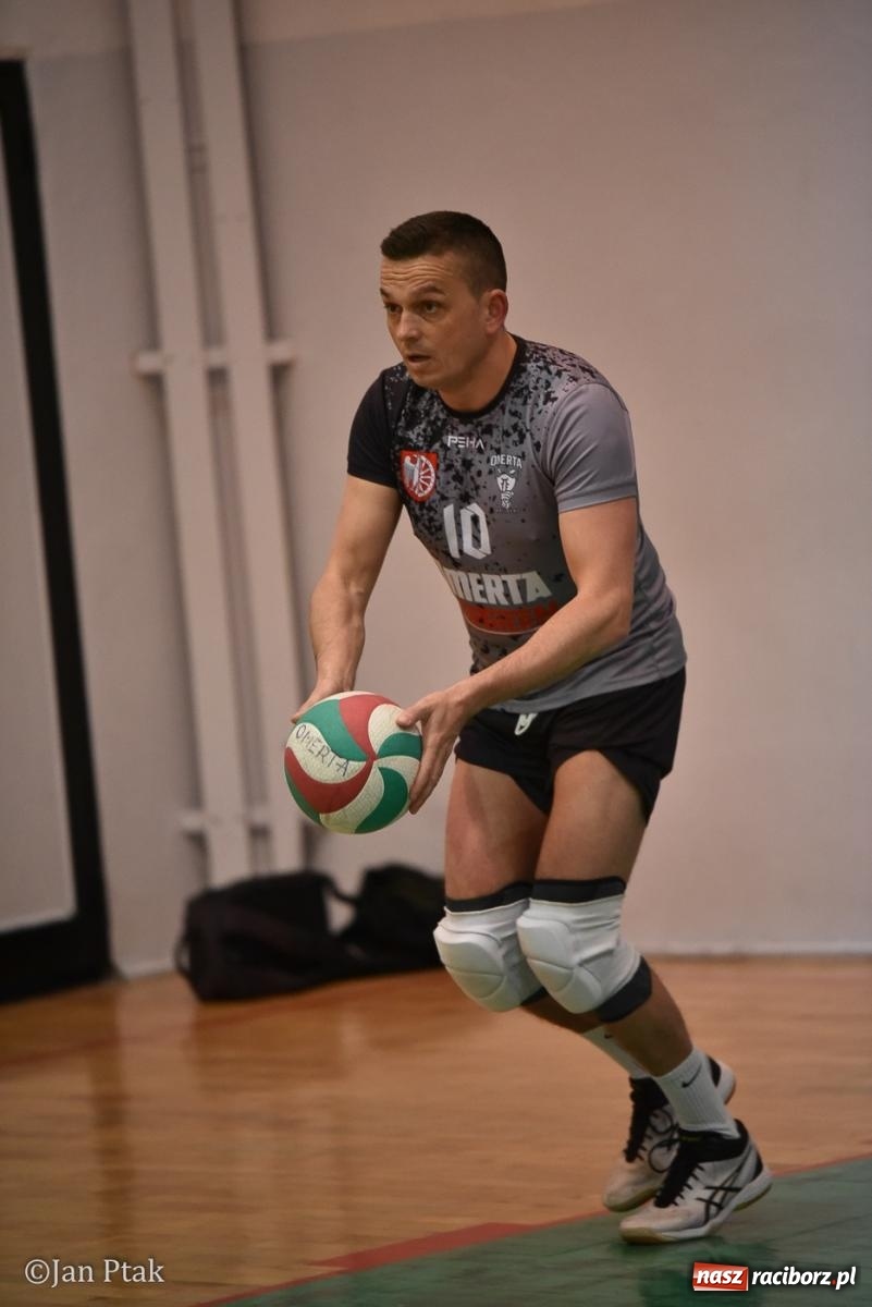 Zdjęcie w galerii na portalu naszraciborz.pl: Omerta lepsza w sezonie, Pszów lepszy w finale. Wielkie emocje w ALS Volley Amigos 35 [FOTO] wiadomości z regionu