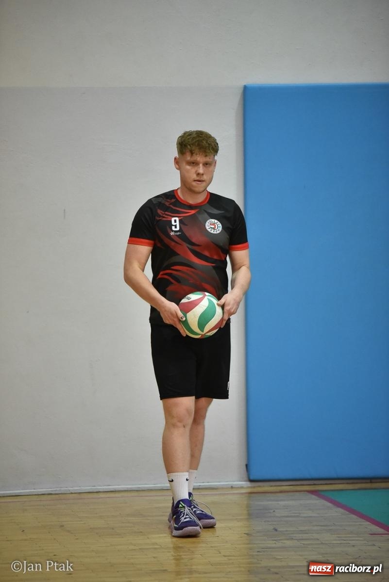 Zdjęcie w galerii na portalu naszraciborz.pl: Omerta lepsza w sezonie, Pszów lepszy w finale. Wielkie emocje w ALS Volley Amigos 35 [FOTO] wiadomości z regionu