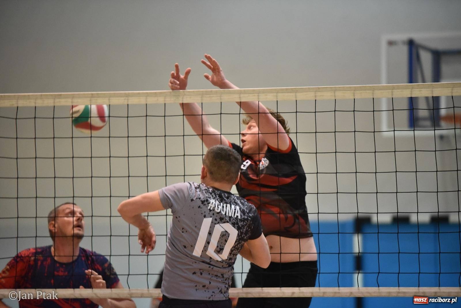 Zdjęcie w galerii na portalu naszraciborz.pl: Omerta lepsza w sezonie, Pszów lepszy w finale. Wielkie emocje w ALS Volley Amigos 35 [FOTO] wiadomości z regionu
