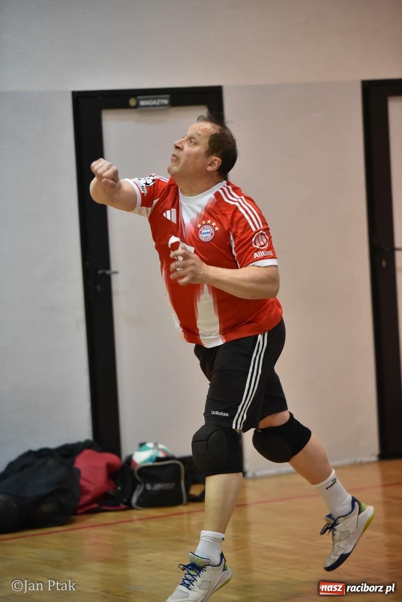 Zdjęcie w galerii na portalu naszraciborz.pl: Omerta lepsza w sezonie, Pszów lepszy w finale. Wielkie emocje w ALS Volley Amigos 35 [FOTO] wiadomości z regionu