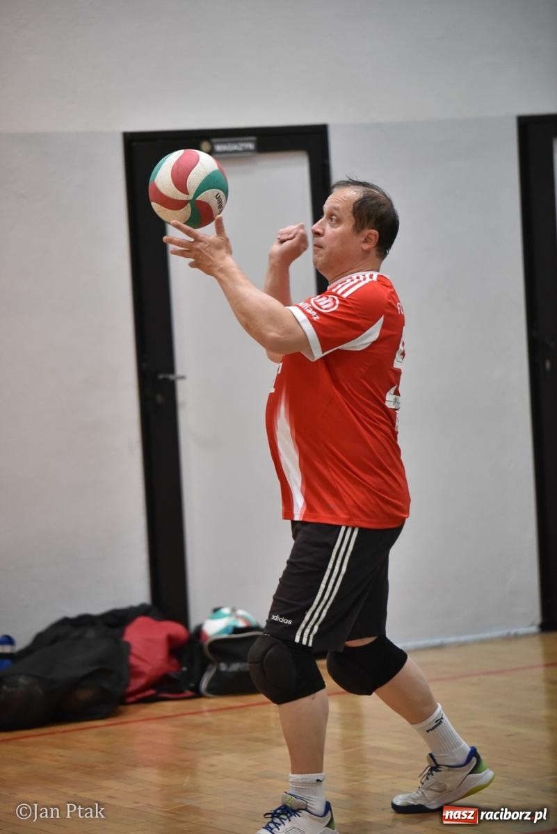 Zdjęcie w galerii na portalu naszraciborz.pl: Omerta lepsza w sezonie, Pszów lepszy w finale. Wielkie emocje w ALS Volley Amigos 35 [FOTO] wiadomości z regionu