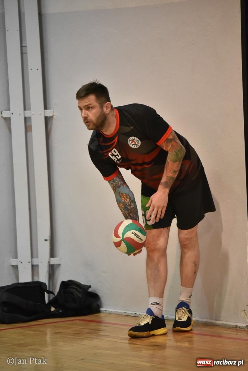 Zdjęcie w galerii na portalu naszraciborz.pl: Omerta lepsza w sezonie, Pszów lepszy w finale. Wielkie emocje w ALS Volley Amigos 35 [FOTO] wiadomości z regionu