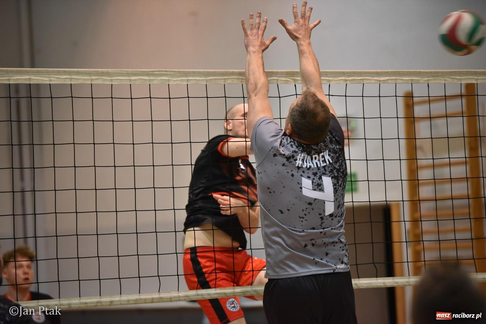 Zdjęcie w galerii na portalu naszraciborz.pl: Omerta lepsza w sezonie, Pszów lepszy w finale. Wielkie emocje w ALS Volley Amigos 35 [FOTO] wiadomości z regionu