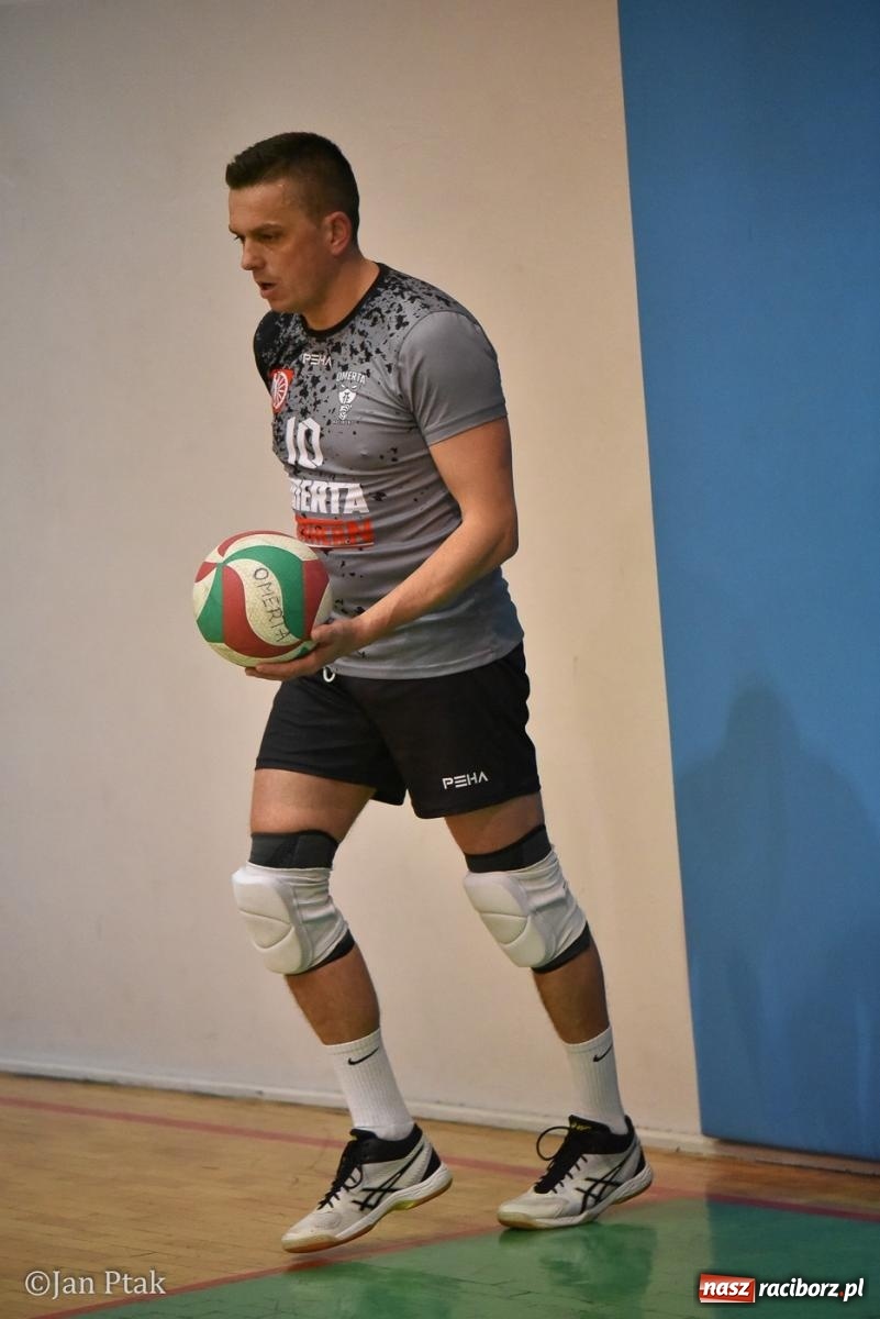 Zdjęcie w galerii na portalu naszraciborz.pl: Omerta lepsza w sezonie, Pszów lepszy w finale. Wielkie emocje w ALS Volley Amigos 35 [FOTO] wiadomości z regionu