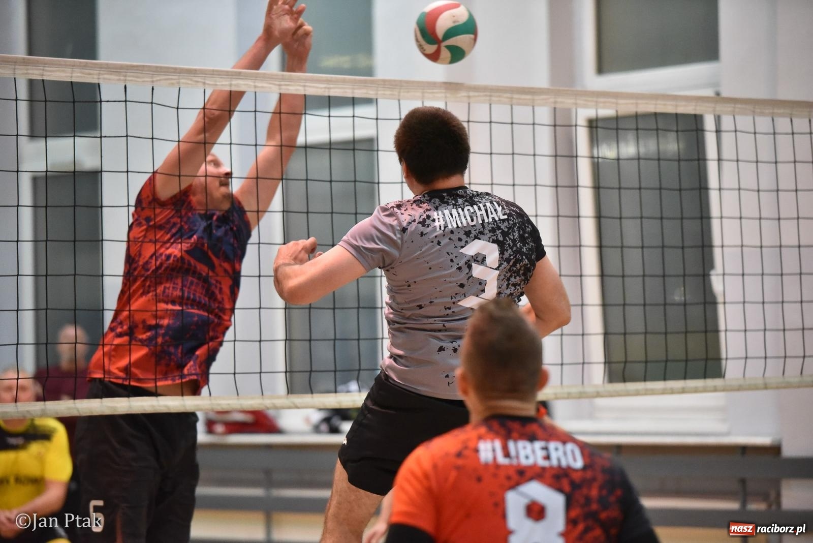 Zdjęcie w galerii na portalu naszraciborz.pl: Omerta lepsza w sezonie, Pszów lepszy w finale. Wielkie emocje w ALS Volley Amigos 35 [FOTO] wiadomości z regionu