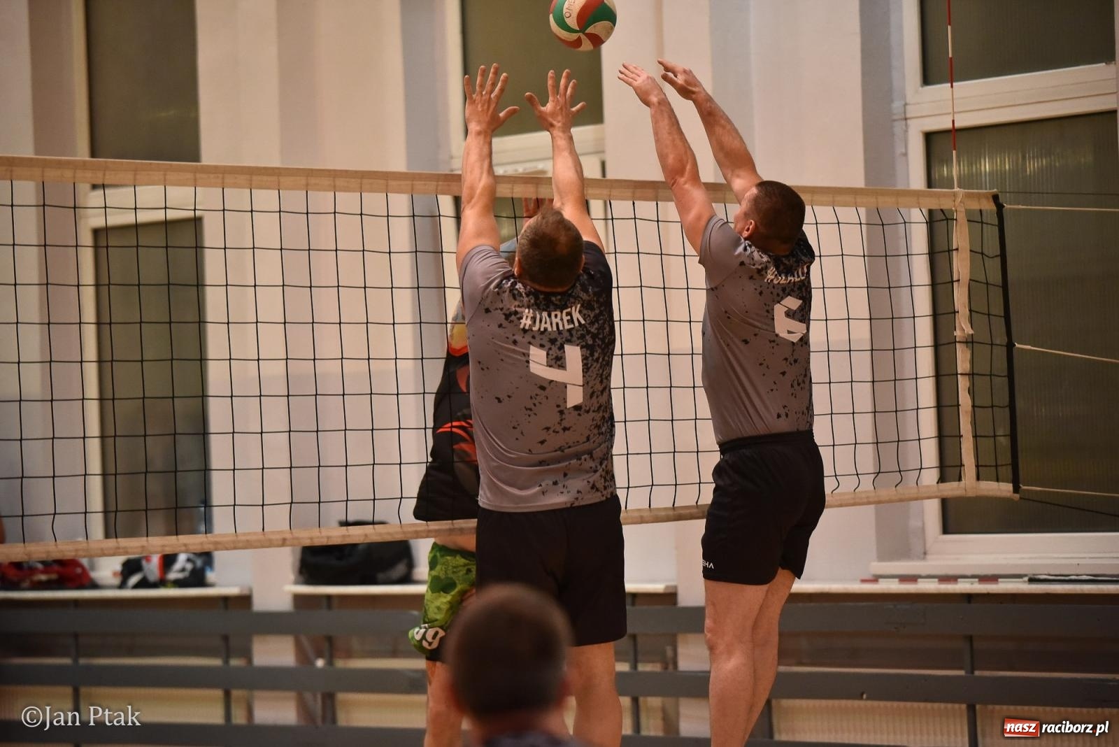 Zdjęcie w galerii na portalu naszraciborz.pl: Omerta lepsza w sezonie, Pszów lepszy w finale. Wielkie emocje w ALS Volley Amigos 35 [FOTO] wiadomości z regionu