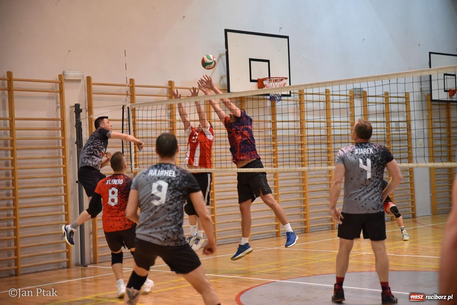 Zdjęcie w galerii na portalu naszraciborz.pl: Omerta lepsza w sezonie, Pszów lepszy w finale. Wielkie emocje w ALS Volley Amigos 35 [FOTO] wiadomości z regionu