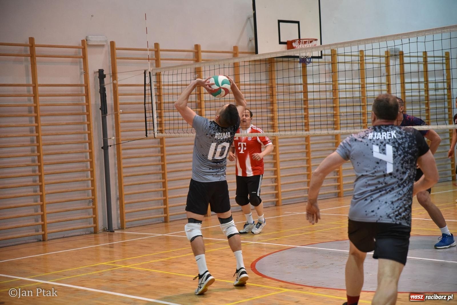 Zdjęcie w galerii na portalu naszraciborz.pl: Omerta lepsza w sezonie, Pszów lepszy w finale. Wielkie emocje w ALS Volley Amigos 35 [FOTO] wiadomości z regionu