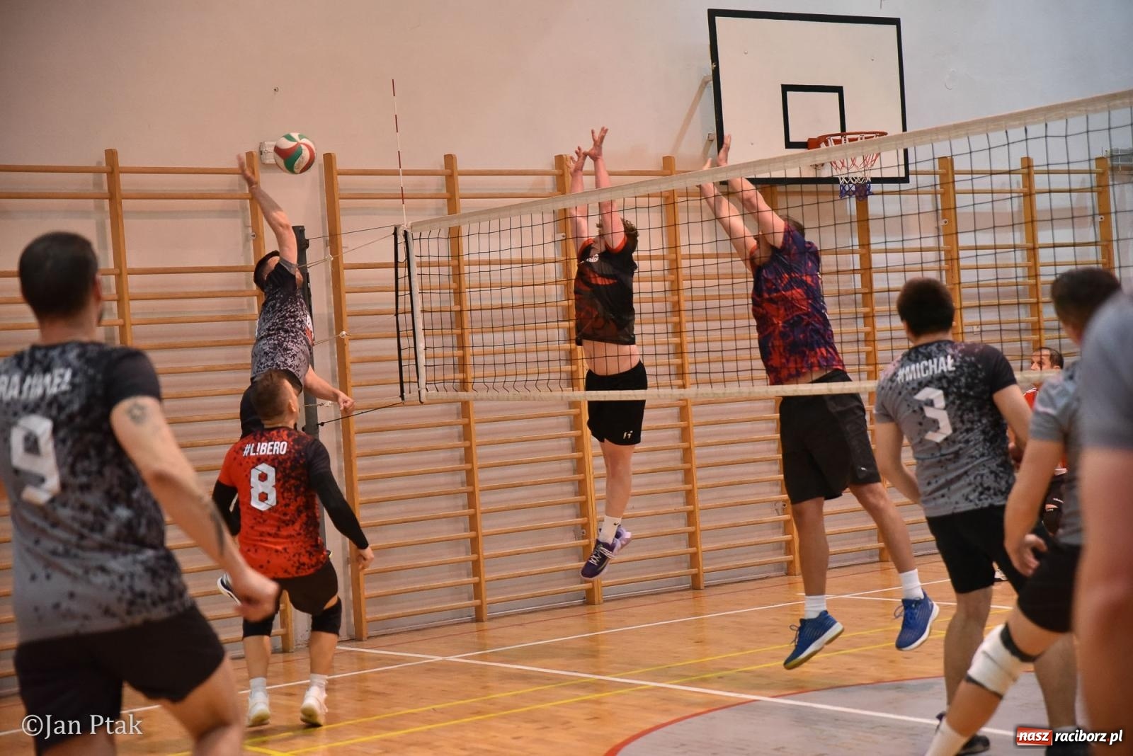 Zdjęcie w galerii na portalu naszraciborz.pl: Omerta lepsza w sezonie, Pszów lepszy w finale. Wielkie emocje w ALS Volley Amigos 35 [FOTO] wiadomości z regionu
