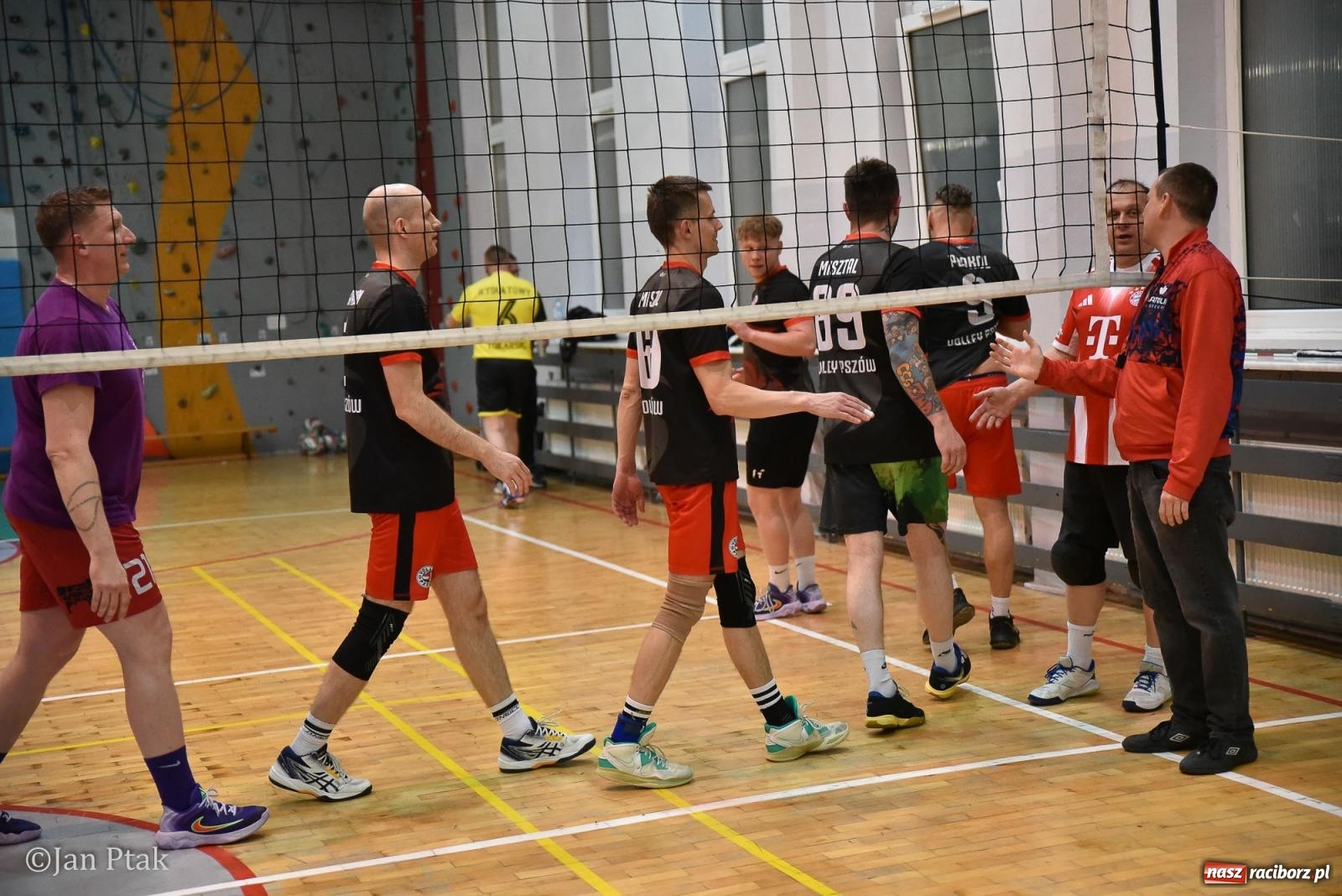 Zdjęcie w galerii na portalu naszraciborz.pl: Omerta lepsza w sezonie, Pszów lepszy w finale. Wielkie emocje w ALS Volley Amigos 35 [FOTO] wiadomości z regionu