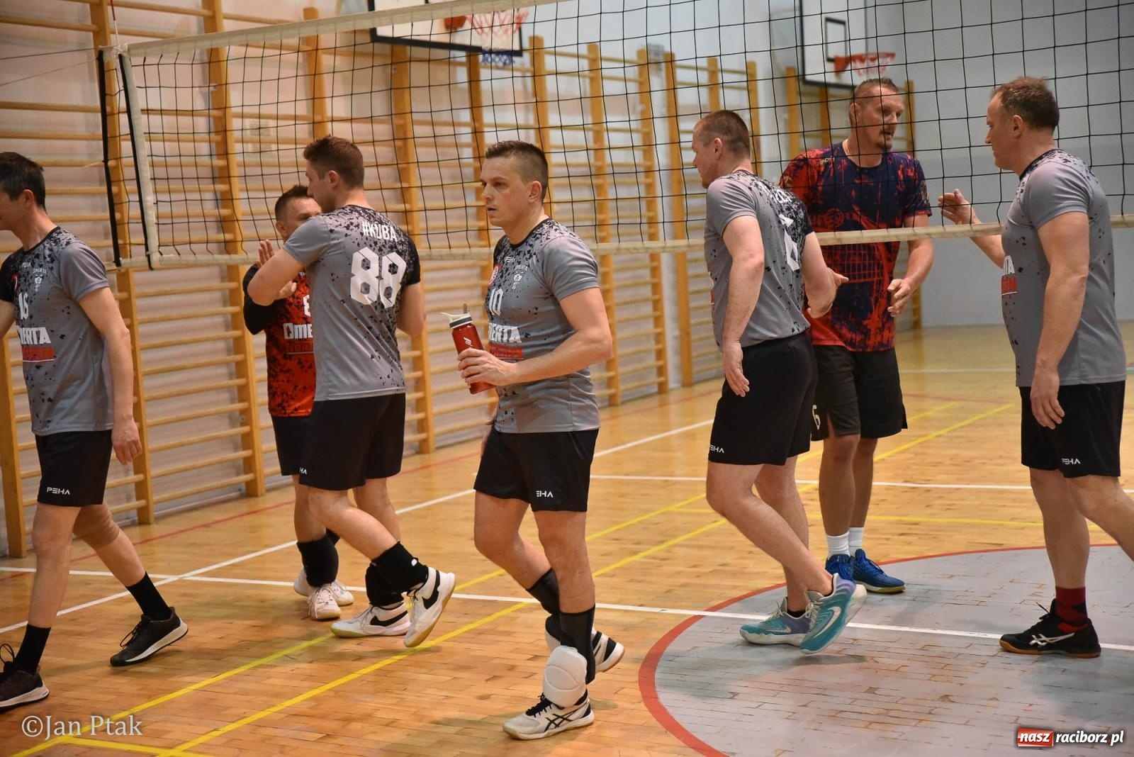 Zdjęcie w galerii na portalu naszraciborz.pl: Omerta lepsza w sezonie, Pszów lepszy w finale. Wielkie emocje w ALS Volley Amigos 35 [FOTO] wiadomości z regionu