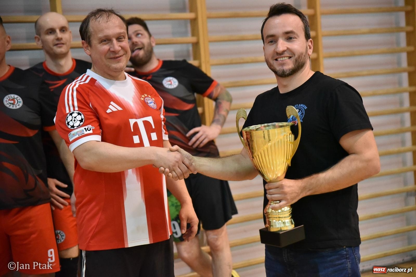 Zdjęcie w galerii na portalu naszraciborz.pl: Omerta lepsza w sezonie, Pszów lepszy w finale. Wielkie emocje w ALS Volley Amigos 35 [FOTO] wiadomości z regionu