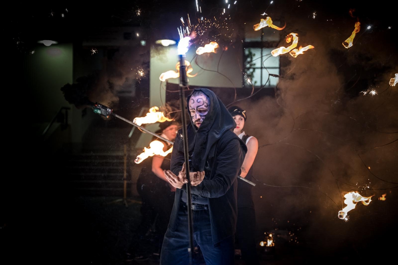 Zdjęcie w galerii na portalu naszraciborz.pl: Smok, ogień i magia na raciborskim zamku. Widowiskowe pokazy podczas festiwalu historycznego [FOTO i WIDEO] wiadomości z regionu