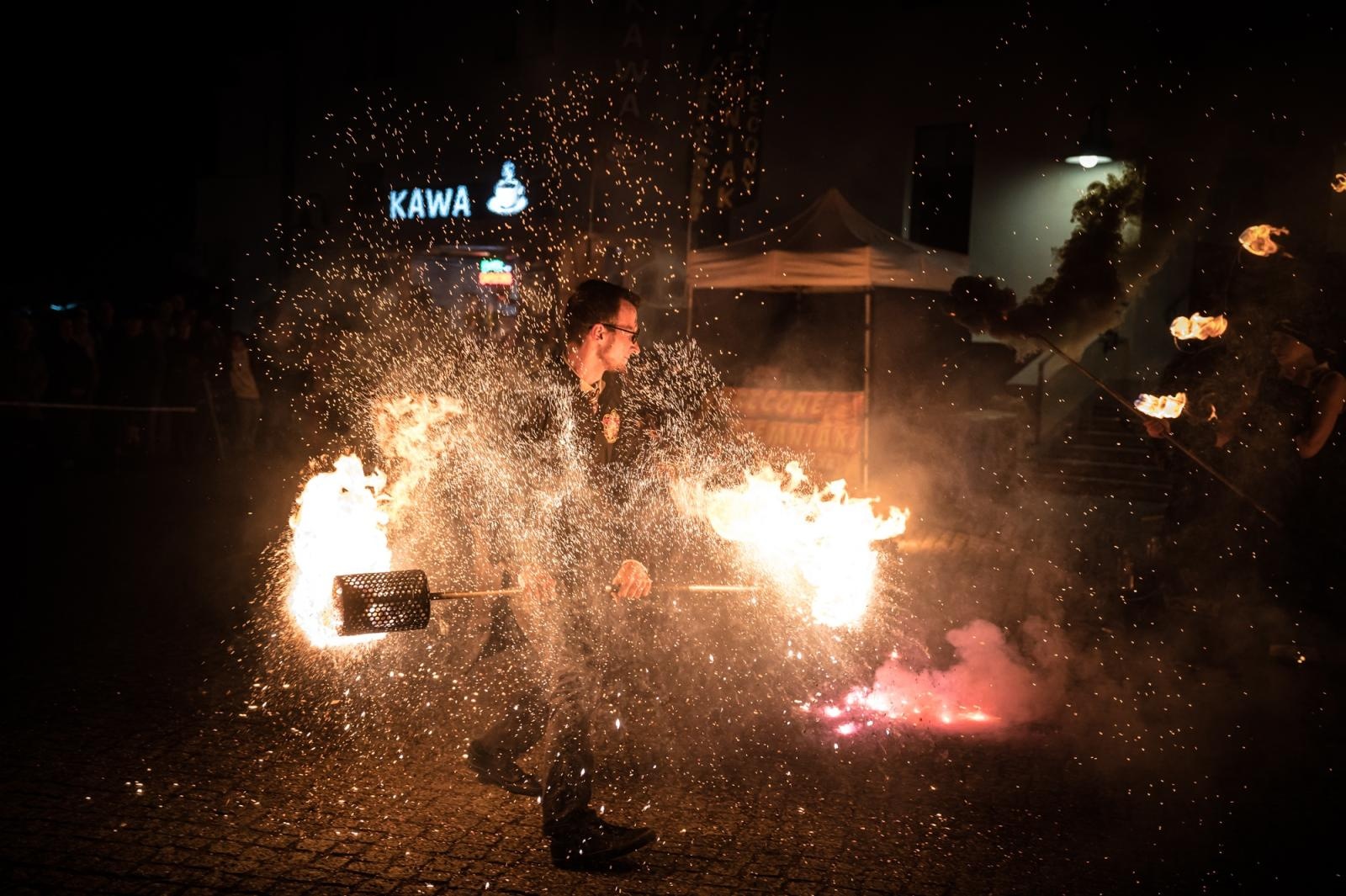 Zdjęcie w galerii na portalu naszraciborz.pl: Smok, ogień i magia na raciborskim zamku. Widowiskowe pokazy podczas festiwalu historycznego [FOTO i WIDEO] wiadomości z regionu