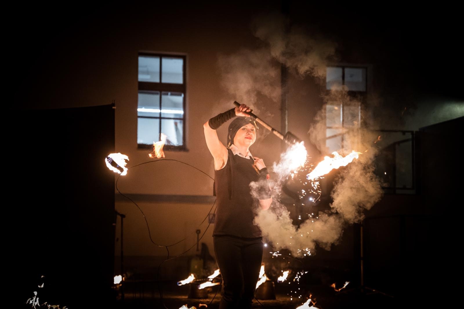Zdjęcie w galerii na portalu naszraciborz.pl: Smok, ogień i magia na raciborskim zamku. Widowiskowe pokazy podczas festiwalu historycznego [FOTO i WIDEO] wiadomości z regionu