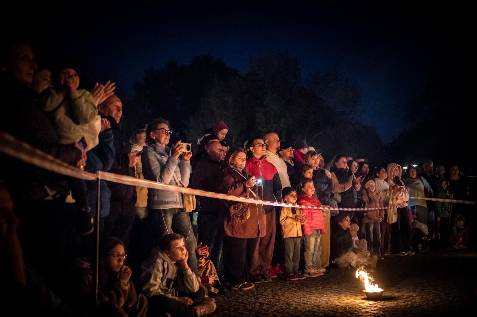 Zdjęcie w galerii na portalu naszraciborz.pl: Smok, ogień i magia na raciborskim zamku. Widowiskowe pokazy podczas festiwalu historycznego [FOTO i WIDEO] wiadomości z regionu