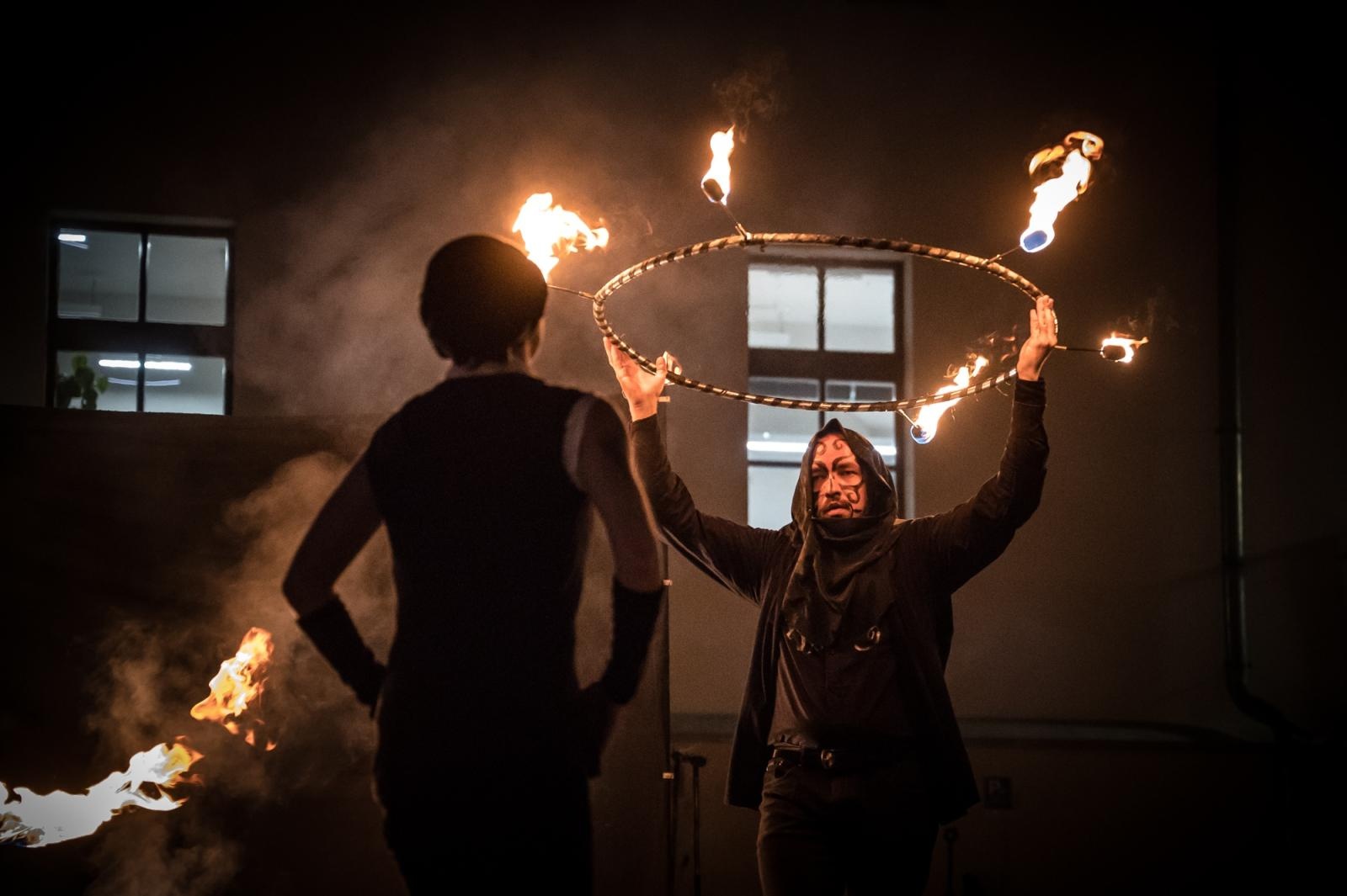 Zdjęcie w galerii na portalu naszraciborz.pl: Smok, ogień i magia na raciborskim zamku. Widowiskowe pokazy podczas festiwalu historycznego [FOTO i WIDEO] wiadomości z regionu