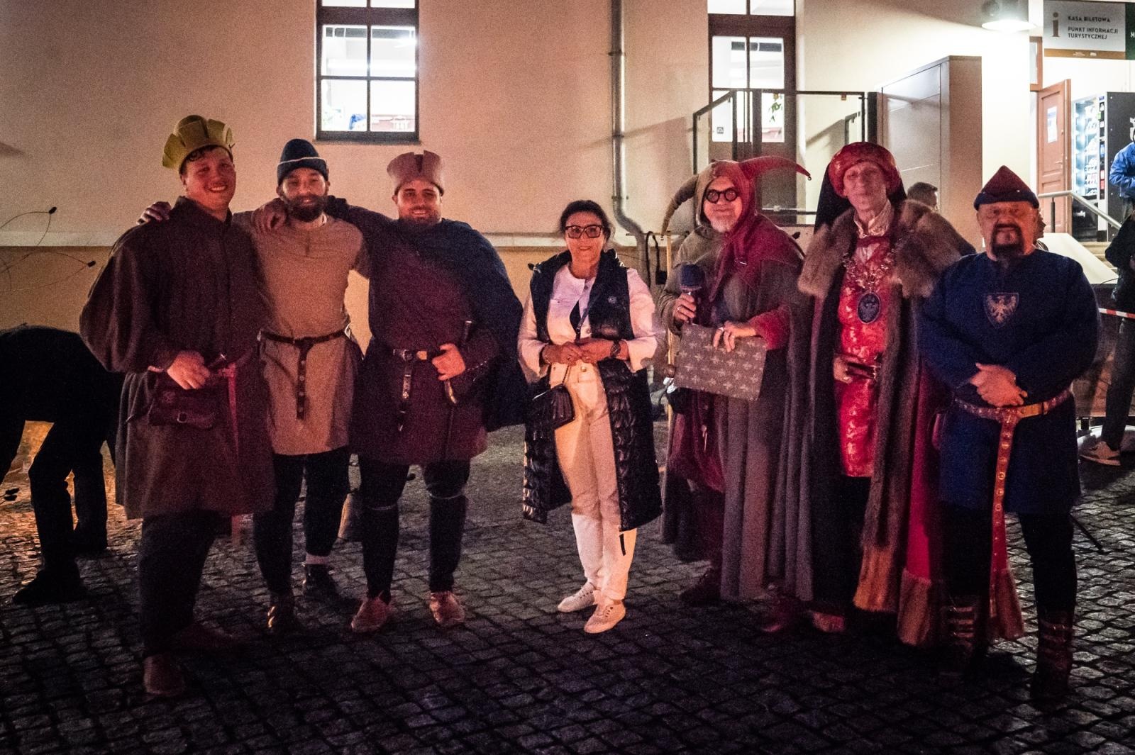 Zdjęcie w galerii na portalu naszraciborz.pl: Smok, ogień i magia na raciborskim zamku. Widowiskowe pokazy podczas festiwalu historycznego [FOTO i WIDEO] wiadomości z regionu