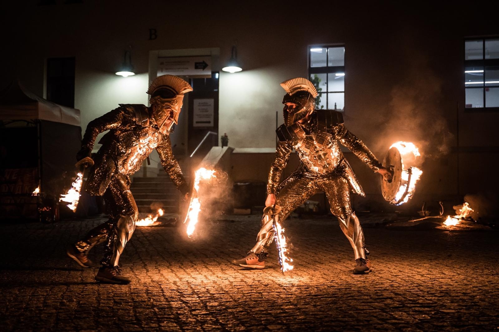 Zdjęcie w galerii na portalu naszraciborz.pl: Smok, ogień i magia na raciborskim zamku. Widowiskowe pokazy podczas festiwalu historycznego [FOTO i WIDEO] wiadomości z regionu